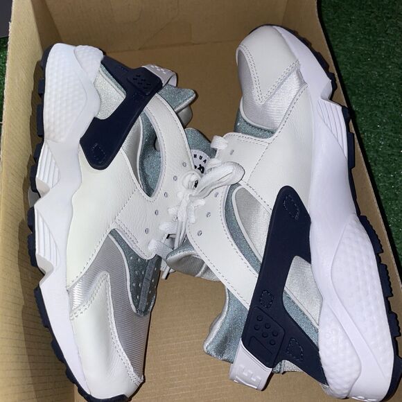 Nike Air Huarache White/Mica Green DH4439-110 Womens Size 7 No Lid Sneakers - Picture 8 of 9